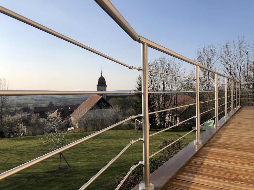 Porte fenêtre en PVC avec volet roulant